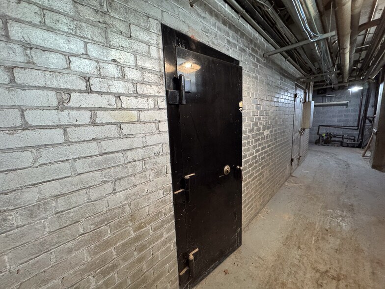 More Photos Of 243 E Main St, Alliance Apartments For Sale