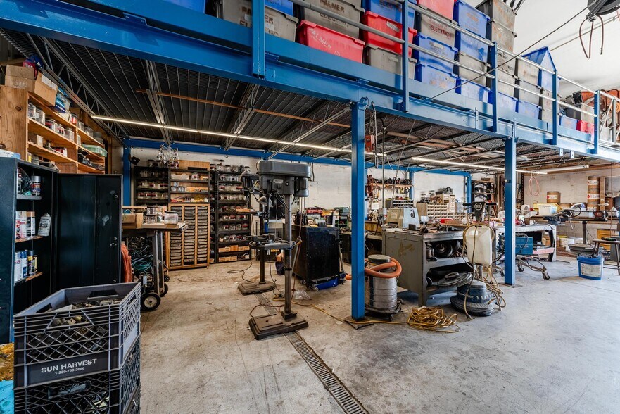 More Photos Of 209 N Industrial Loop, LaBelle Warehouse For Sale