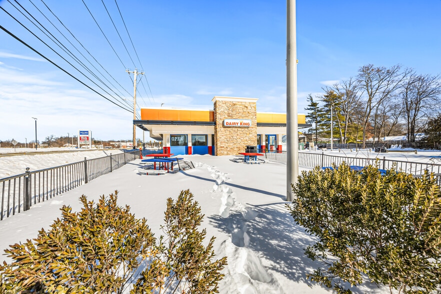More Photos Of 1535 Memorial Dr, Chicopee Restaurant For Sale
