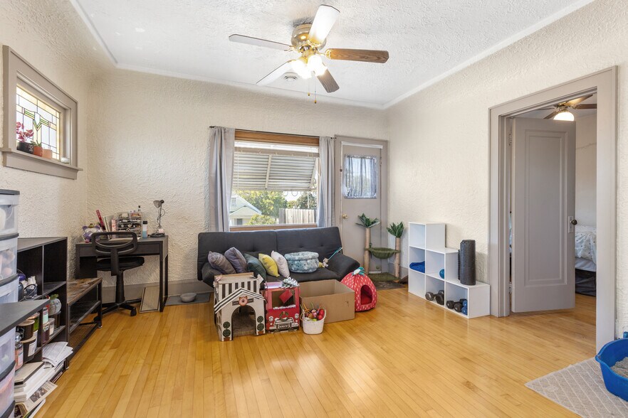 More Photos Of 2703 S Chicago Ave, South Milwaukee General Retail For Sale