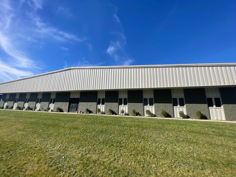 More Photos Of 2291 Traversefield Dr, Traverse City Manufacturing For Lease