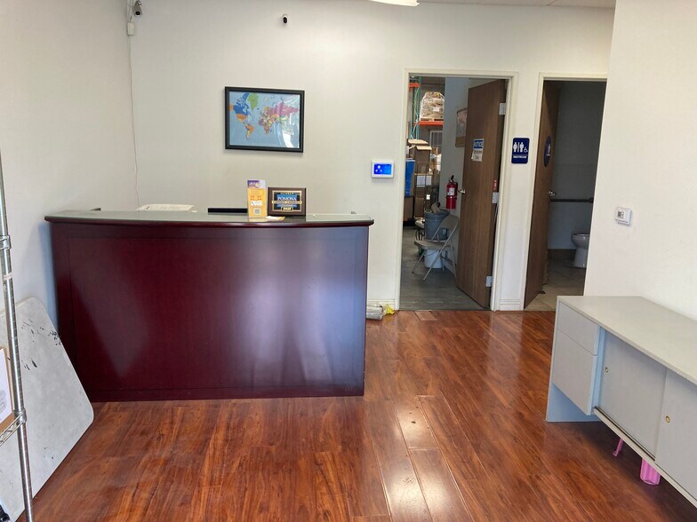 More Photos Of 1450 W Holt Ave, Pomona Light Distribution For Lease