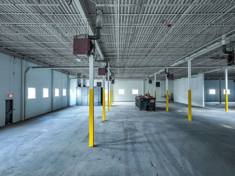 More Photos Of 83 Broad Ave, Fairview Warehouse For Lease