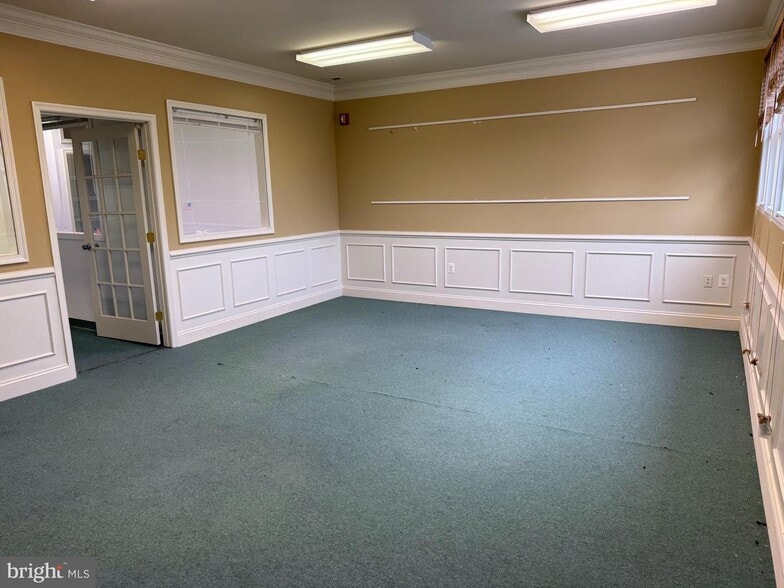 More Photos Of 225 Town Square Dr, Lusby Medical For Lease