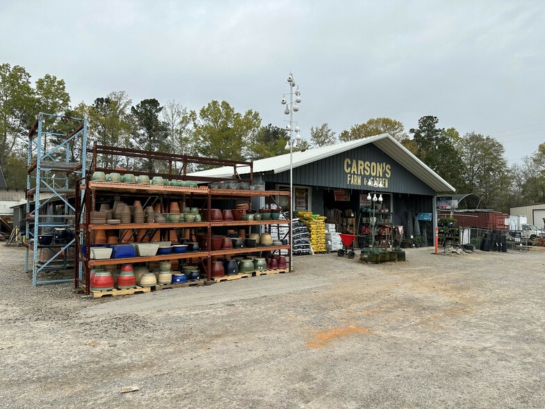 Primary Photo Of 2616 Colonel Thomson Hwy, Saint Matthews Freestanding For Sale