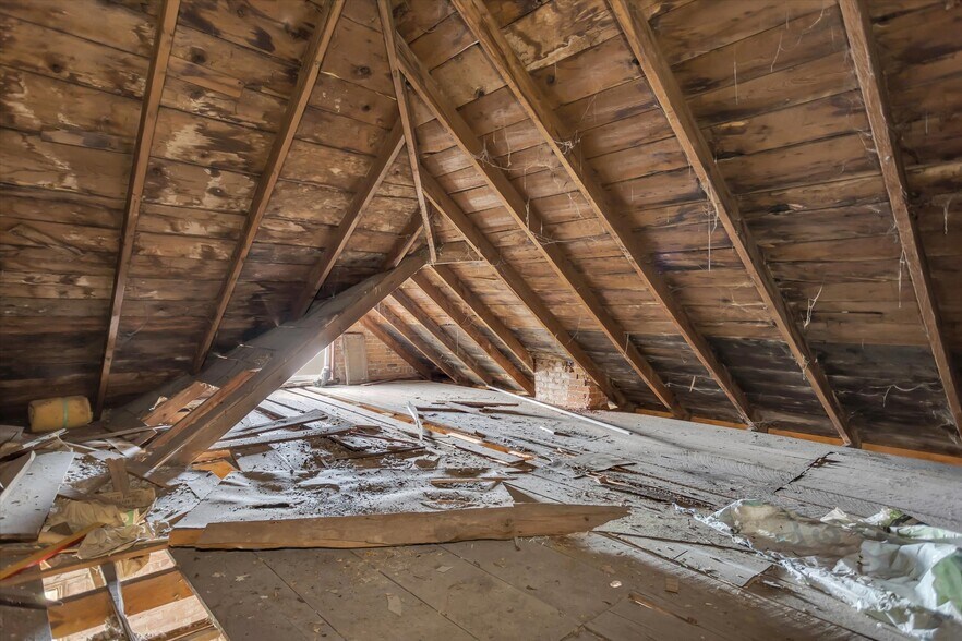 More Photos Of 514 Aylmer St N, Peterborough Multifamily For Sale