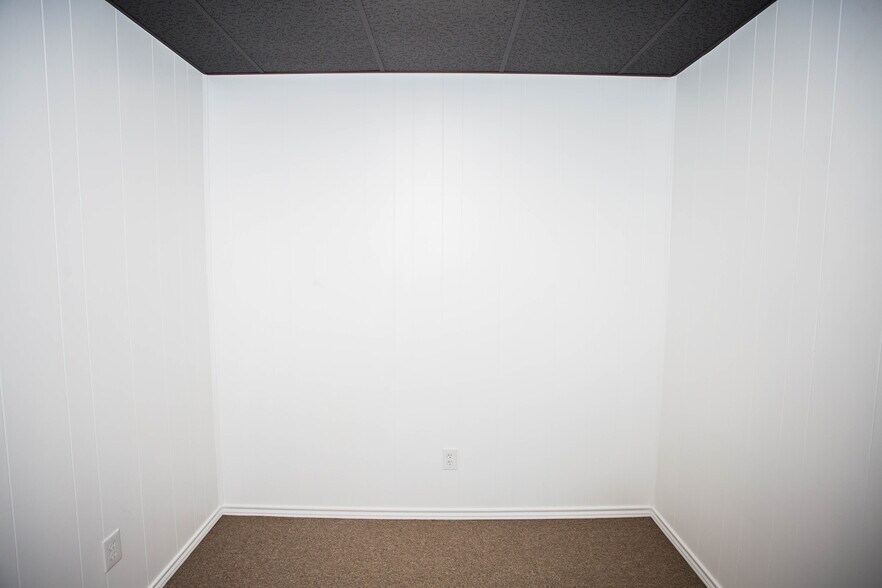 More Photos Of 2811 74th St, Lubbock Office Residential For Sale
