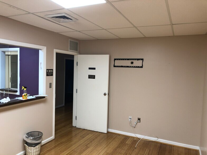 More Photos Of 611 S Carlin Springs Rd, Arlington Medical For Lease