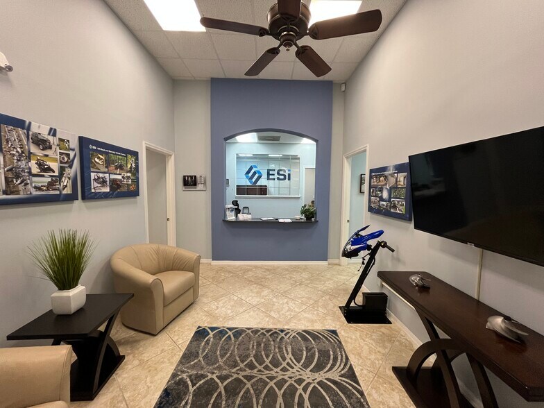 More Photos Of 12750 Commonwealth Dr, Fort Myers Warehouse For Sale