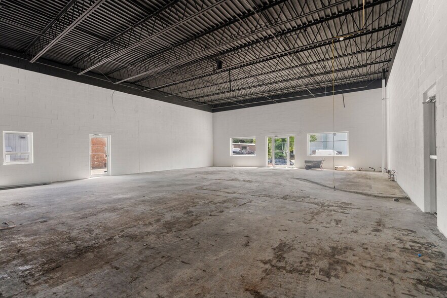 More Photos Of 45 Tosca Dr, Stoughton Warehouse For Lease
