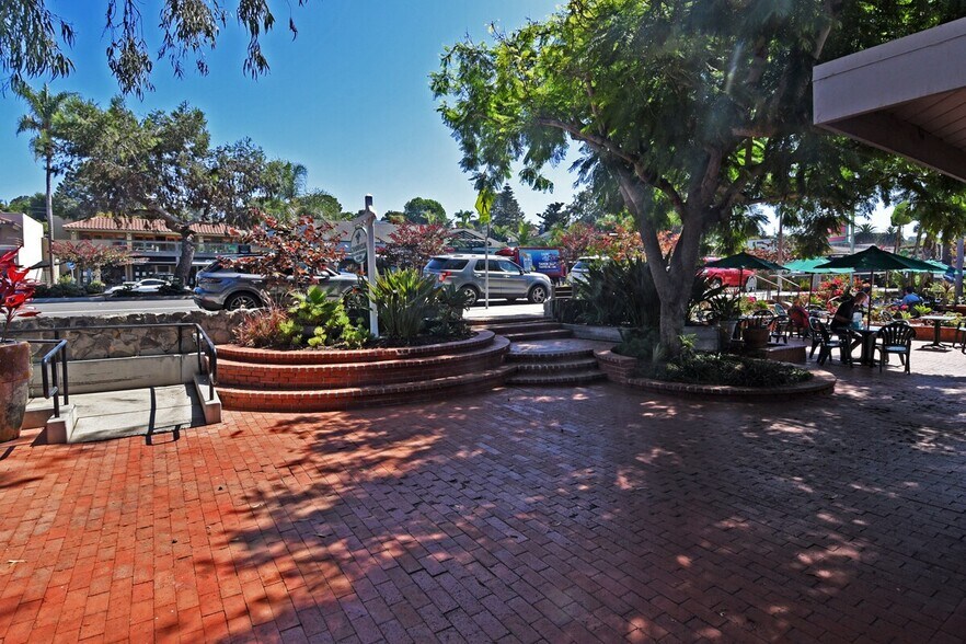 More Photos Of 1226-1230 Camino del Mar, Del Mar Storefront Retail Residential For Lease