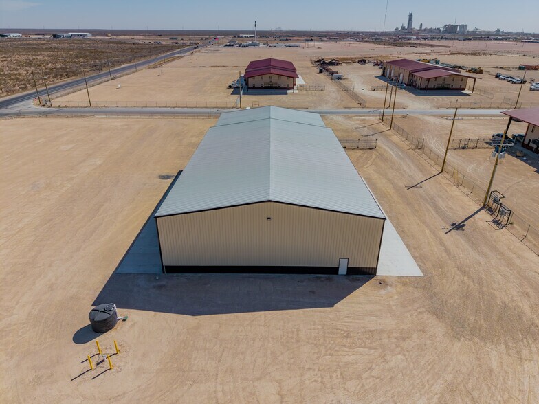 More Photos Of 16510 W Basin St, Odessa Warehouse For Sale