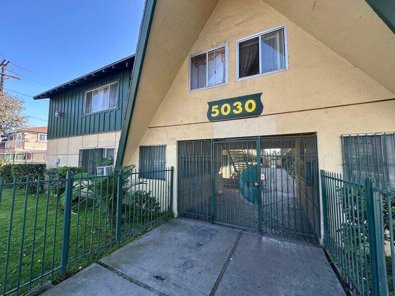 More Photos Of 5030 Santa Ana, Cudahy Apartments For Sale