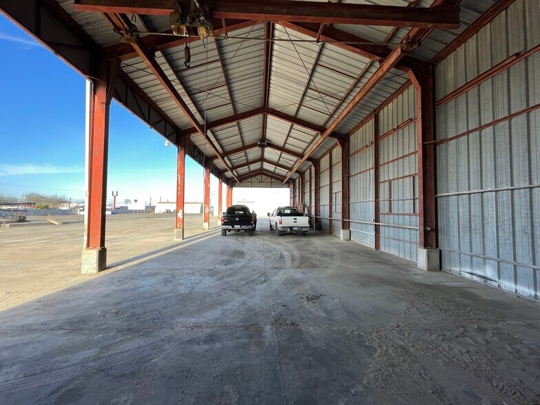 More Photos Of 2434 Etring Ave, Corpus Christi Warehouse For Sale
