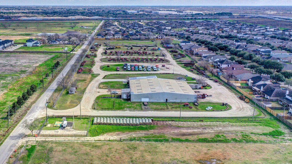 More Photos Of 6300 Schurmier Rd, Houston Warehouse For Lease