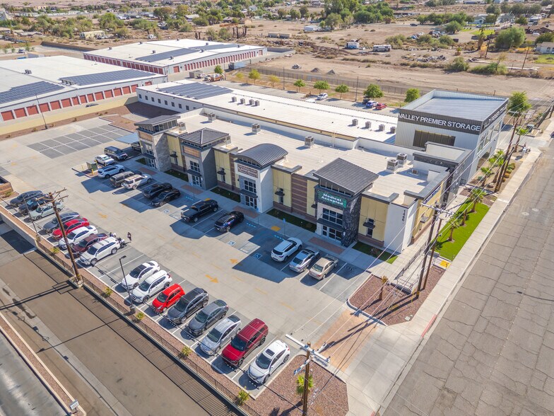 More Photos Of 1446 W Pico Ave, El Centro Medical For Lease