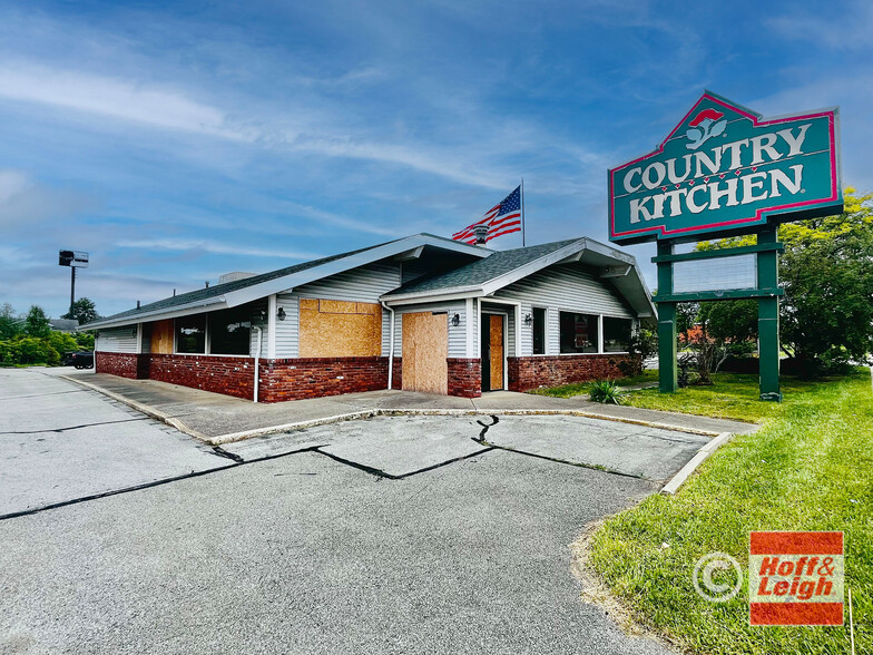 Primary Photo Of 517 Griswold Rd, Elyria Restaurant For Lease