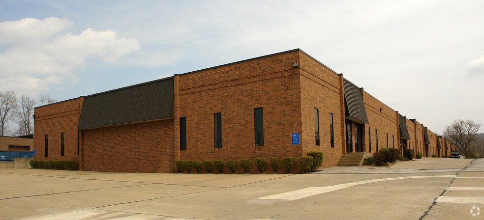 More Photos Of 12955 York Delta Dr, North Royalton Warehouse For Lease