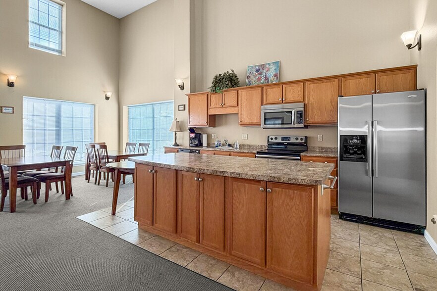 More Photos Of 2645 Newbury Cir, Burlington Apartments For Sale