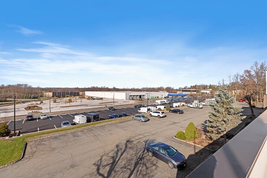 More Photos Of 11 York Ave, West Caldwell Manufacturing For Lease