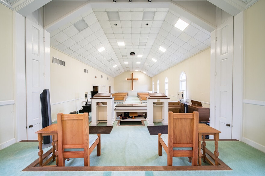 More Photos Of 4323 Primrose Rd, Columbus Religious Facility For Sale
