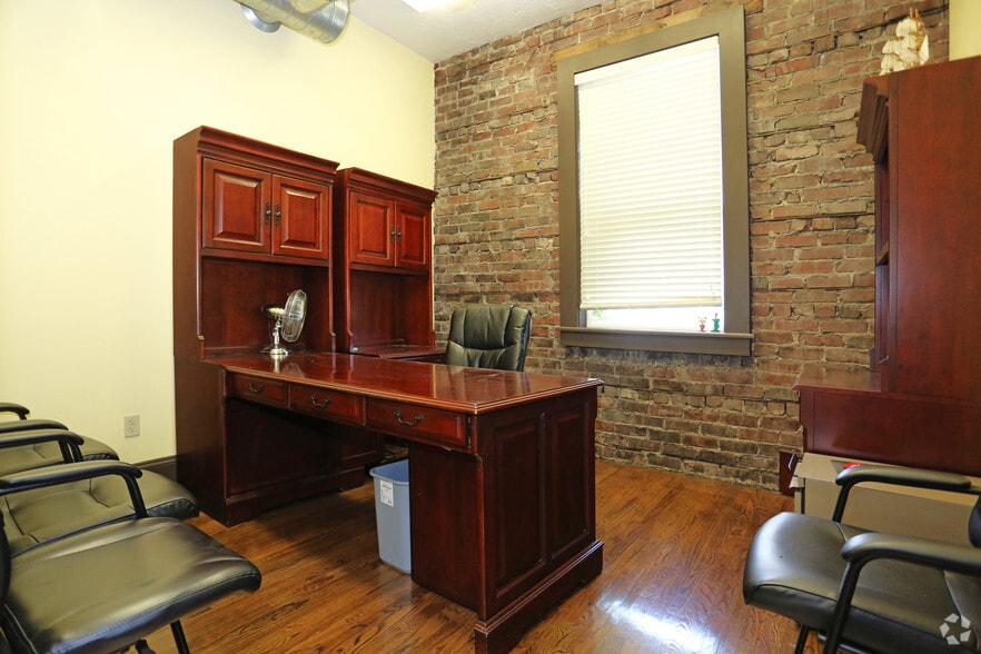 More Photos Of 104-110 S Park Ave, Sanford Storefront Retail Office For Sale