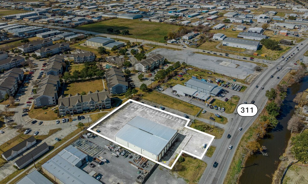 More Photos Of 5064 La-311, Houma Warehouse For Lease