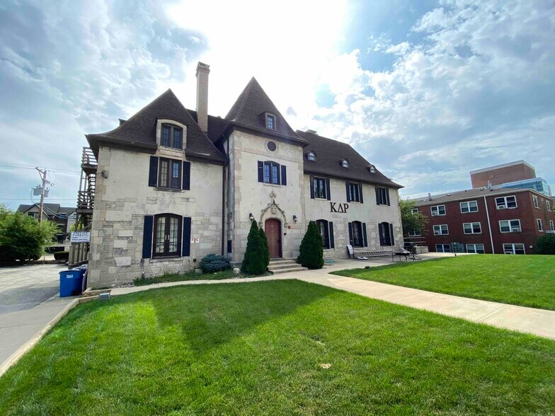 More Photos Of 1110 S 2nd St, Champaign Sorority Fraternity House For Sale
