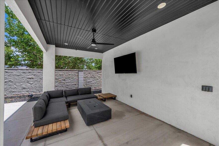 More Photos Of 3366 W 2100 S, Hurricane Multifamily For Sale