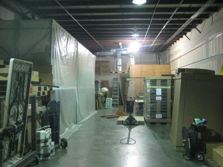 More Photos Of 15334 E Hinsdale Cir, Centennial Light Manufacturing For Lease