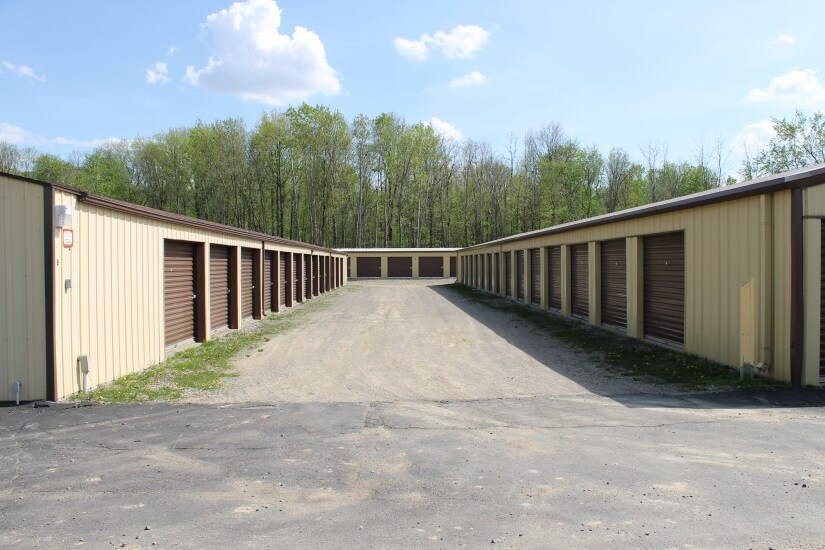 More Photos Of 921 Corunna Ave, Owosso Self Storage For Sale