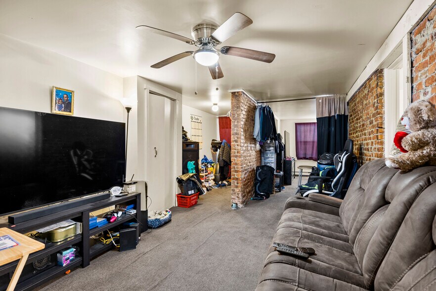 More Photos Of 403-409 N Pearl St, Albany Warehouse For Sale