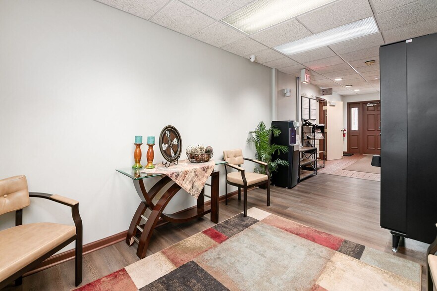 More Photos Of 261 W Johnstown Rd, Columbus Coworking Space