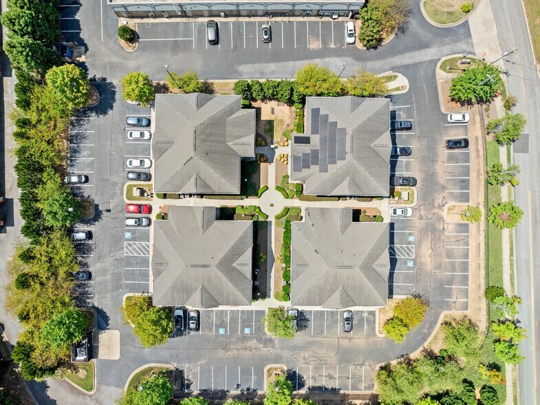 More Photos Of 950 Scales Rd, Suwanee Medical For Lease