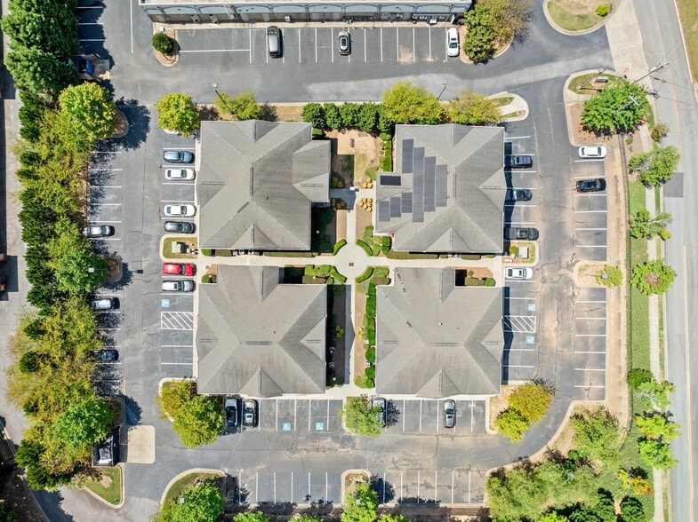 More Photos Of 950 Scales Rd, Suwanee Medical For Lease