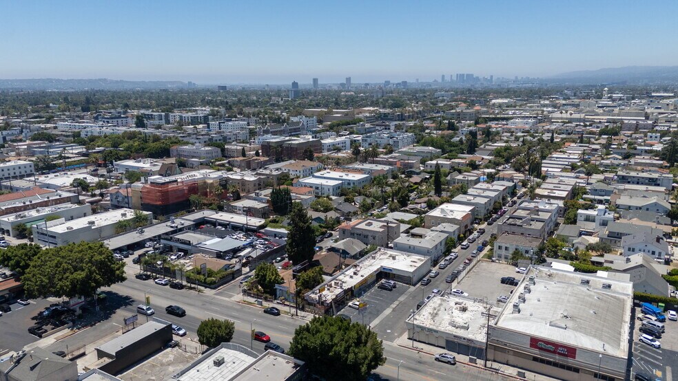 More Photos Of 861 N Western Ave, Los Angeles General Retail For Sale