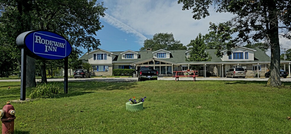 More Photos Of 3111 N US 23, Oscoda Hotel For Sale