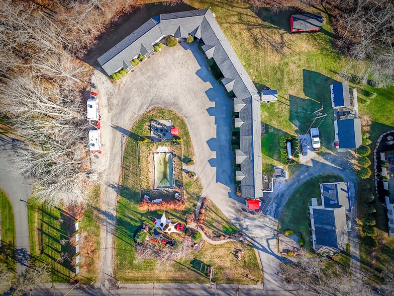 More Photos Of 360 Commercial St, Rockport Hotel For Sale