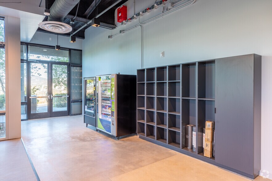 More Photos Of 12121 Scripps Summit Dr, San Diego Office For Lease