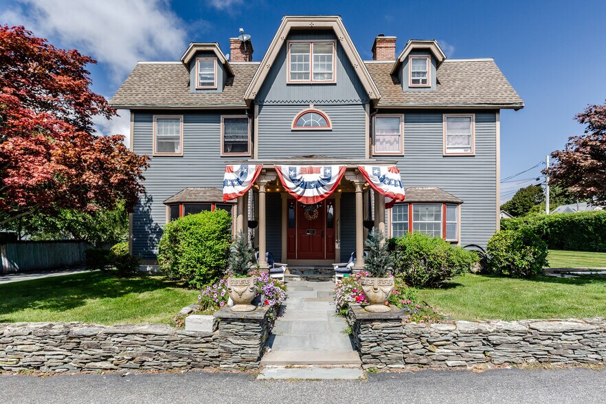 Primary Photo Of 80 Briarwood Ave, Middletown Apartments For Sale