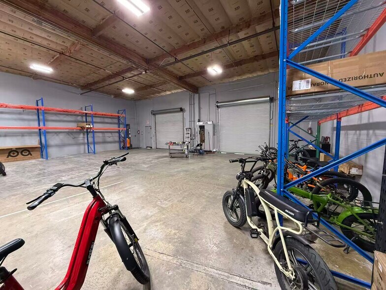 More Photos Of 10725 Ellis Ave, Fountain Valley Distribution For Lease