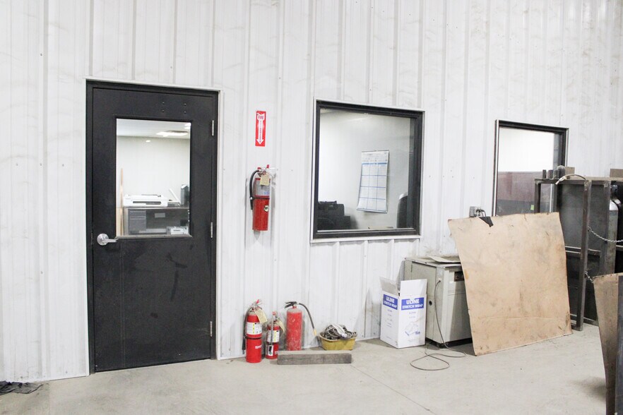 More Photos Of 895 W County Road 350 N, North Vernon Warehouse For Sale