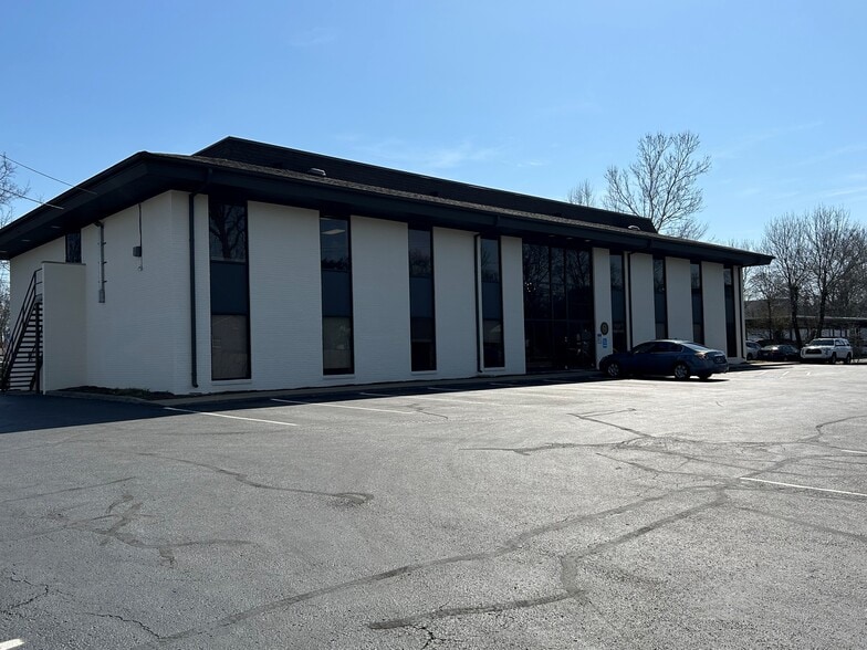 More Photos Of 5819 Old Harding Pike, Nashville Office For Lease