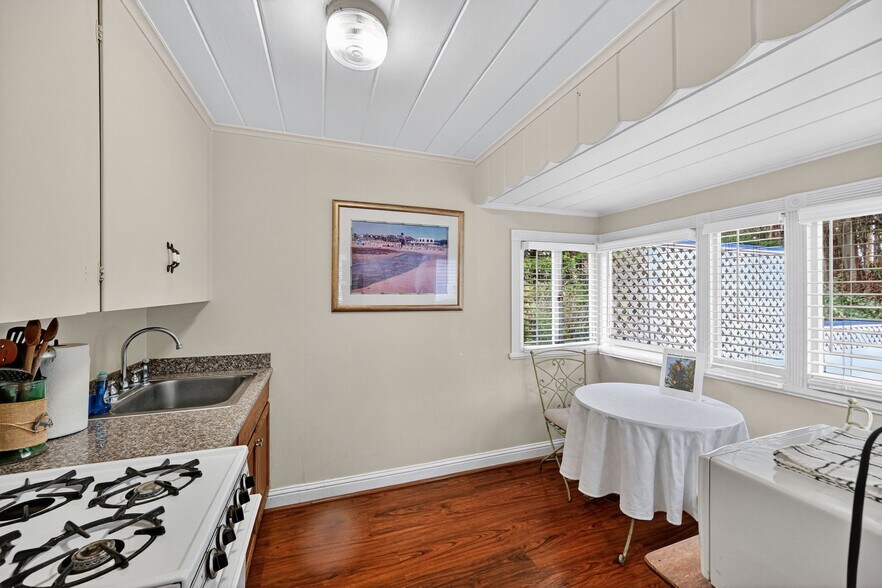 More Photos Of 620 El Salto Dr, Capitola Hospitality For Sale