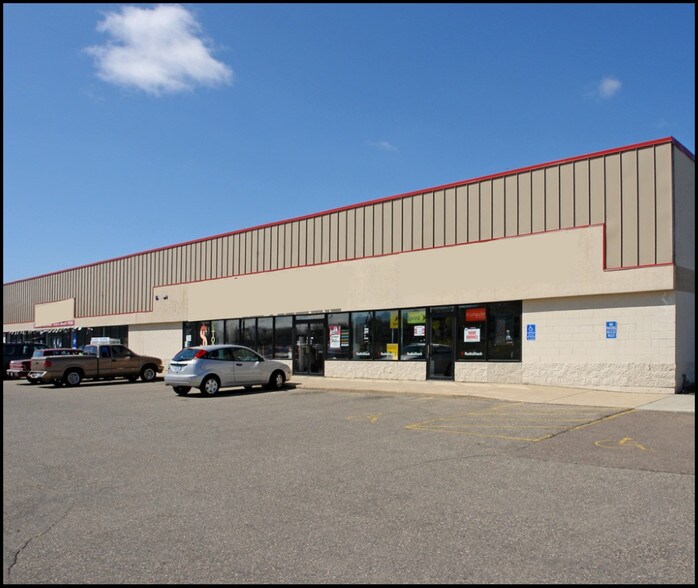 More Photos Of 396 Schilling Dr S, Dundas Storefront For Lease