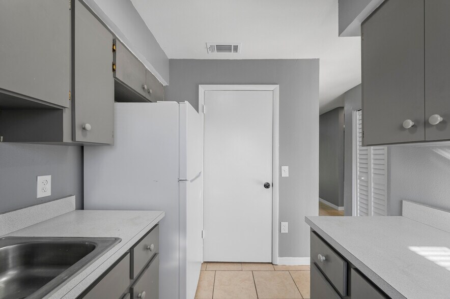 More Photos Of 1450 E Gibson St, Arcadia Apartments For Sale