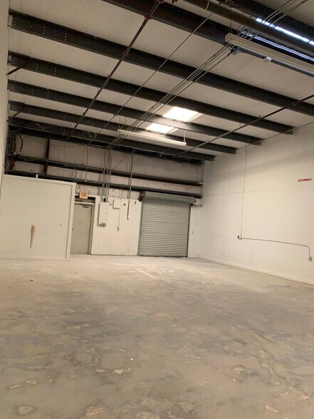 More Photos Of 1313 Green Forest Ct, Winter Garden Warehouse For Lease