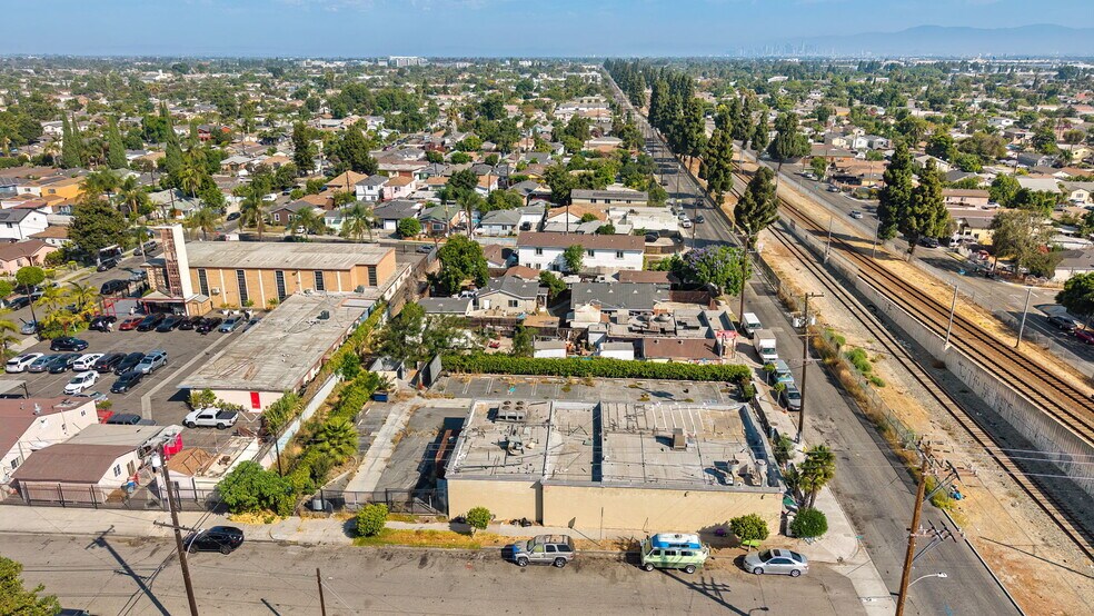 More Photos Of 1709 N Willowbrook Ave, Compton Supermarket For Sale
