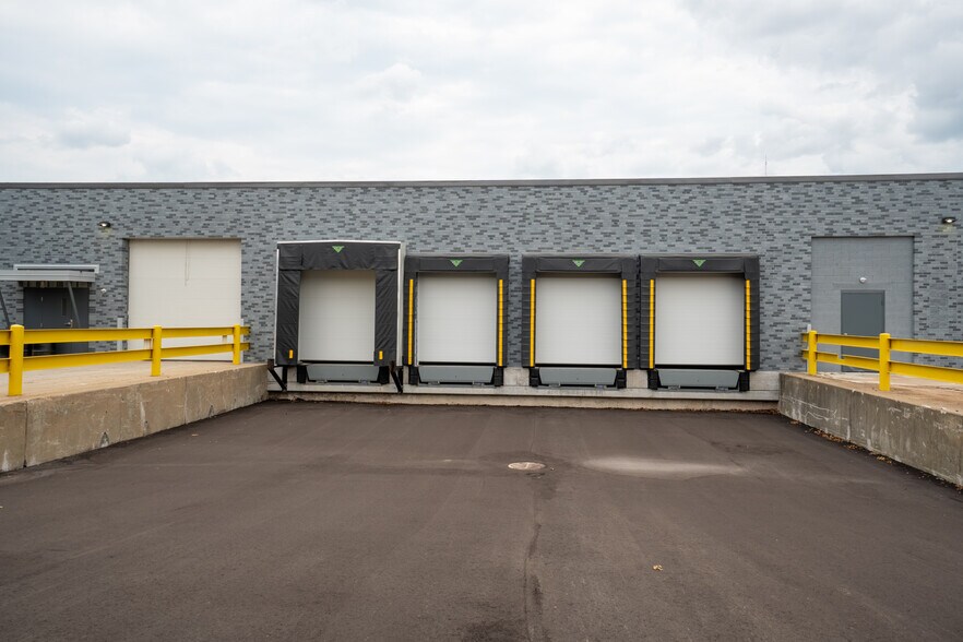 More Photos Of 5400 N Teutonia Ave, Milwaukee Warehouse For Sale