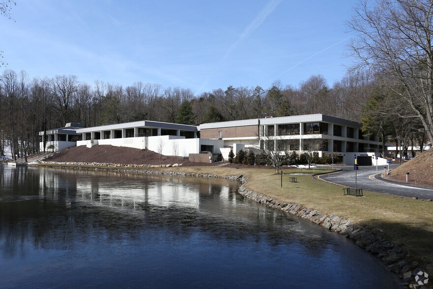 Primary Photo Of 584 Derby Milford Rd, Orange Office For Sale